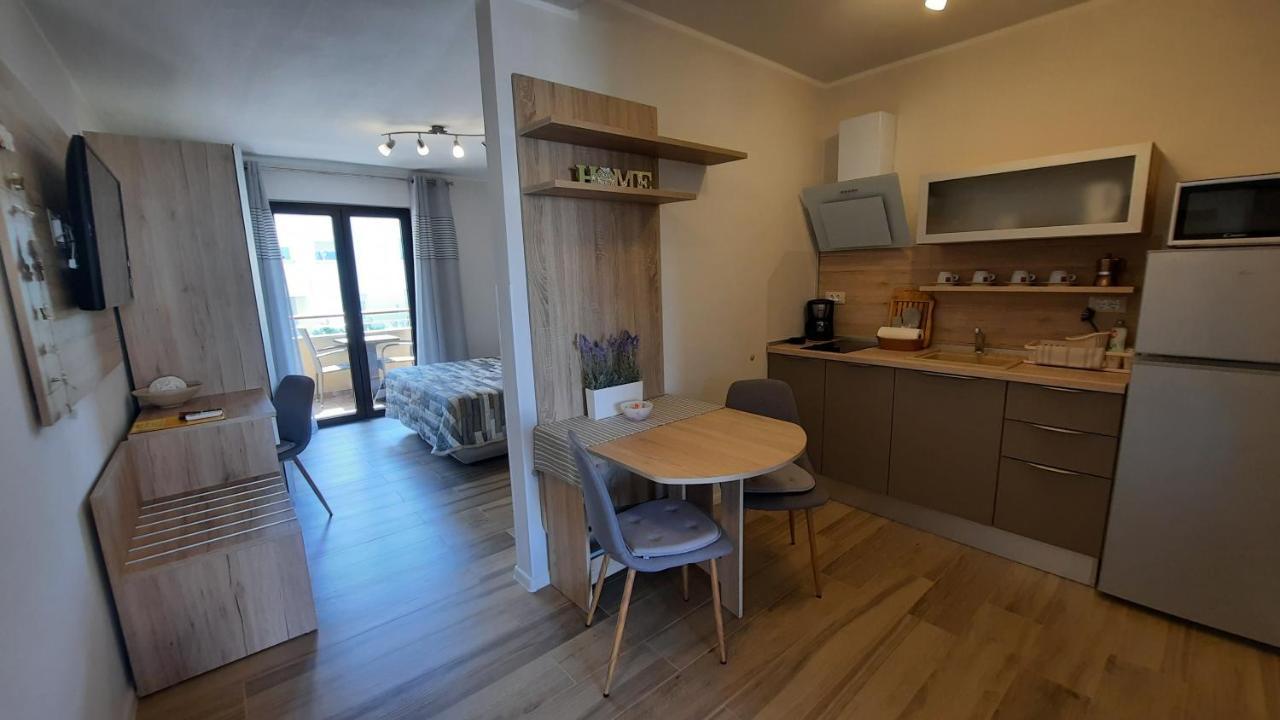 Apartments Alea 로비니 외부 사진