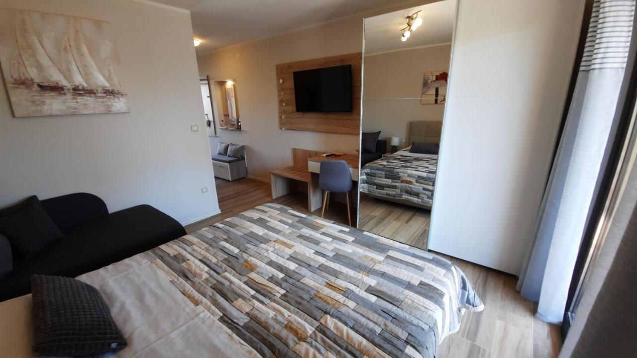 Apartments Alea 로비니 외부 사진