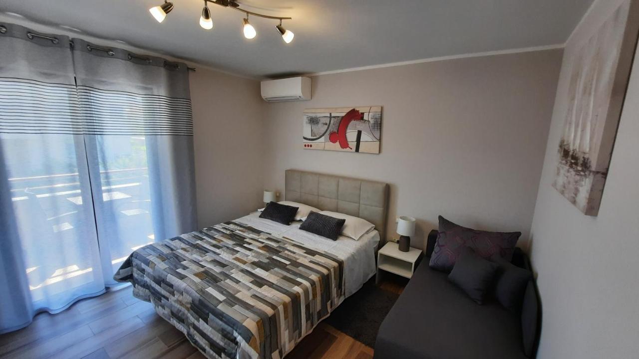 Apartments Alea 로비니 외부 사진