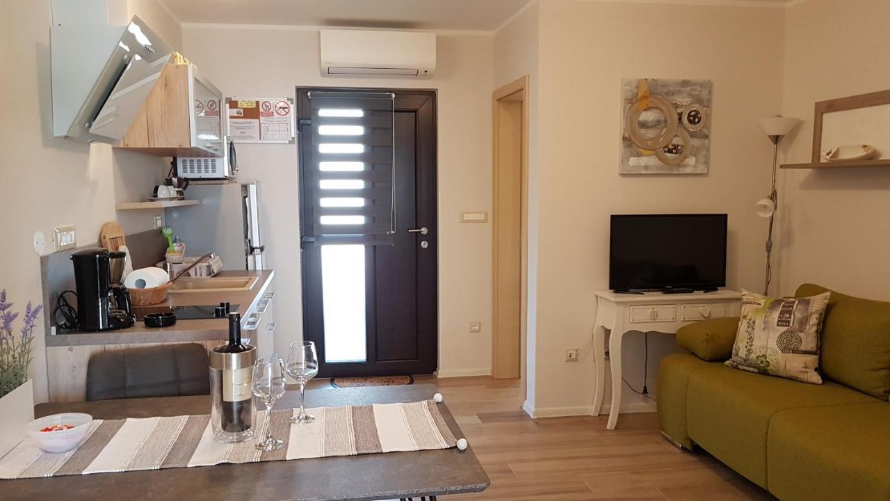 Apartments Alea 로비니 외부 사진