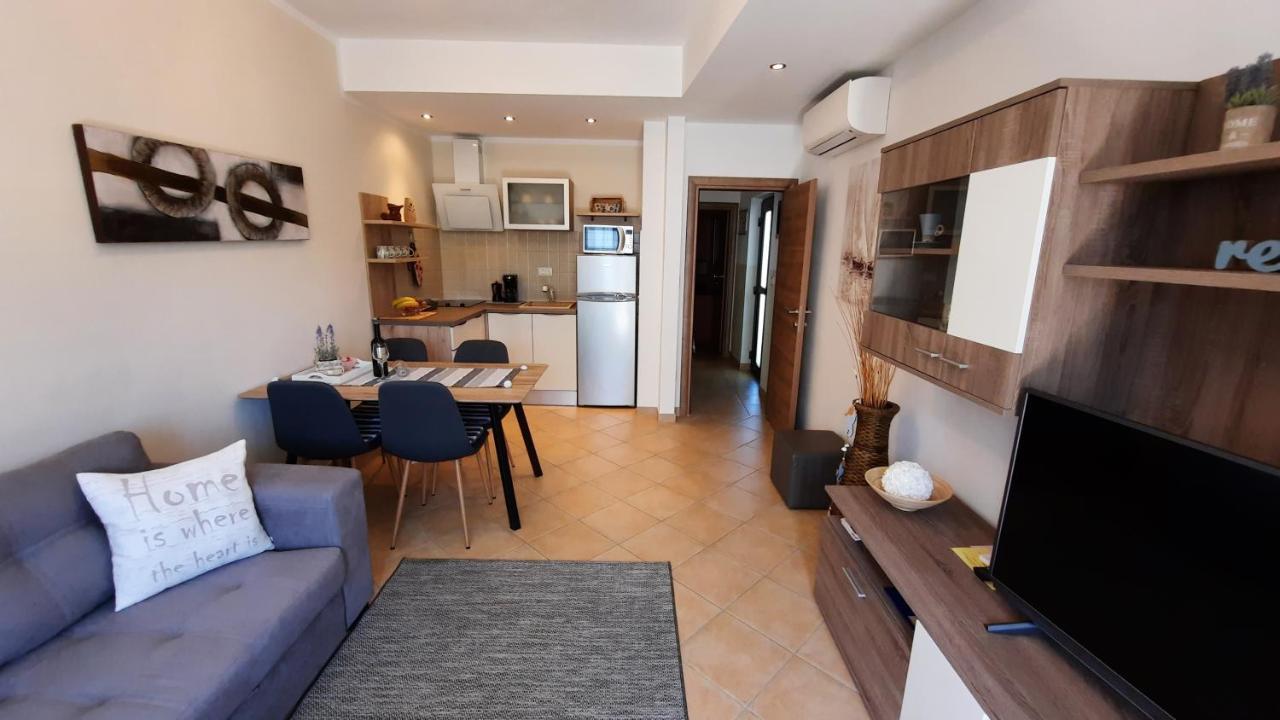 Apartments Alea 로비니 외부 사진