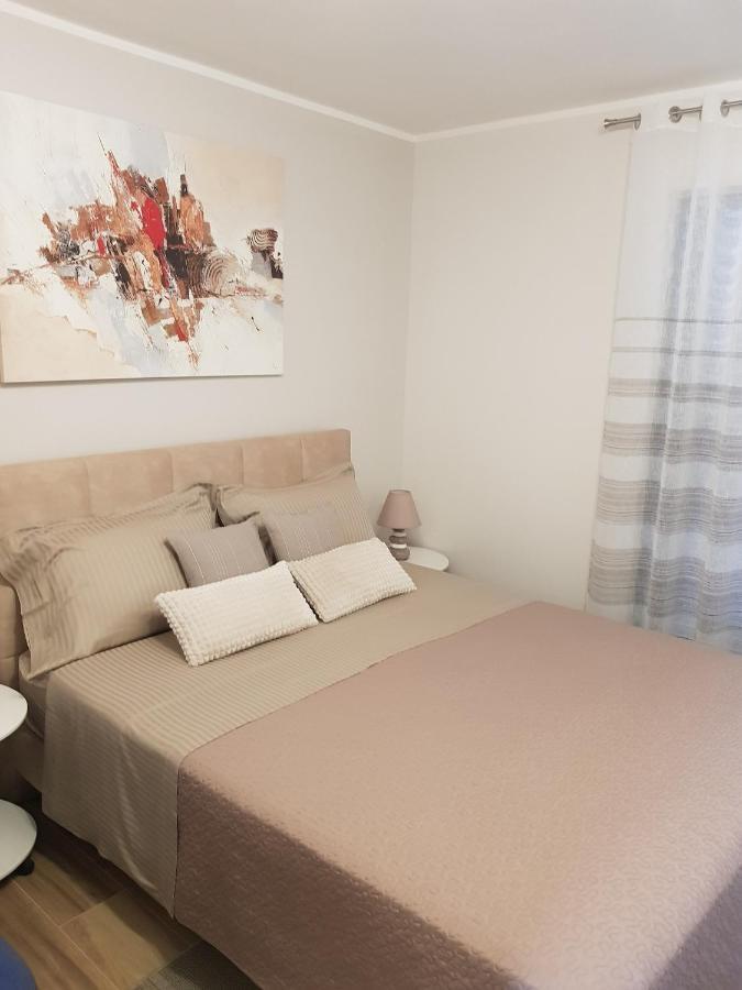 Apartments Alea 로비니 외부 사진