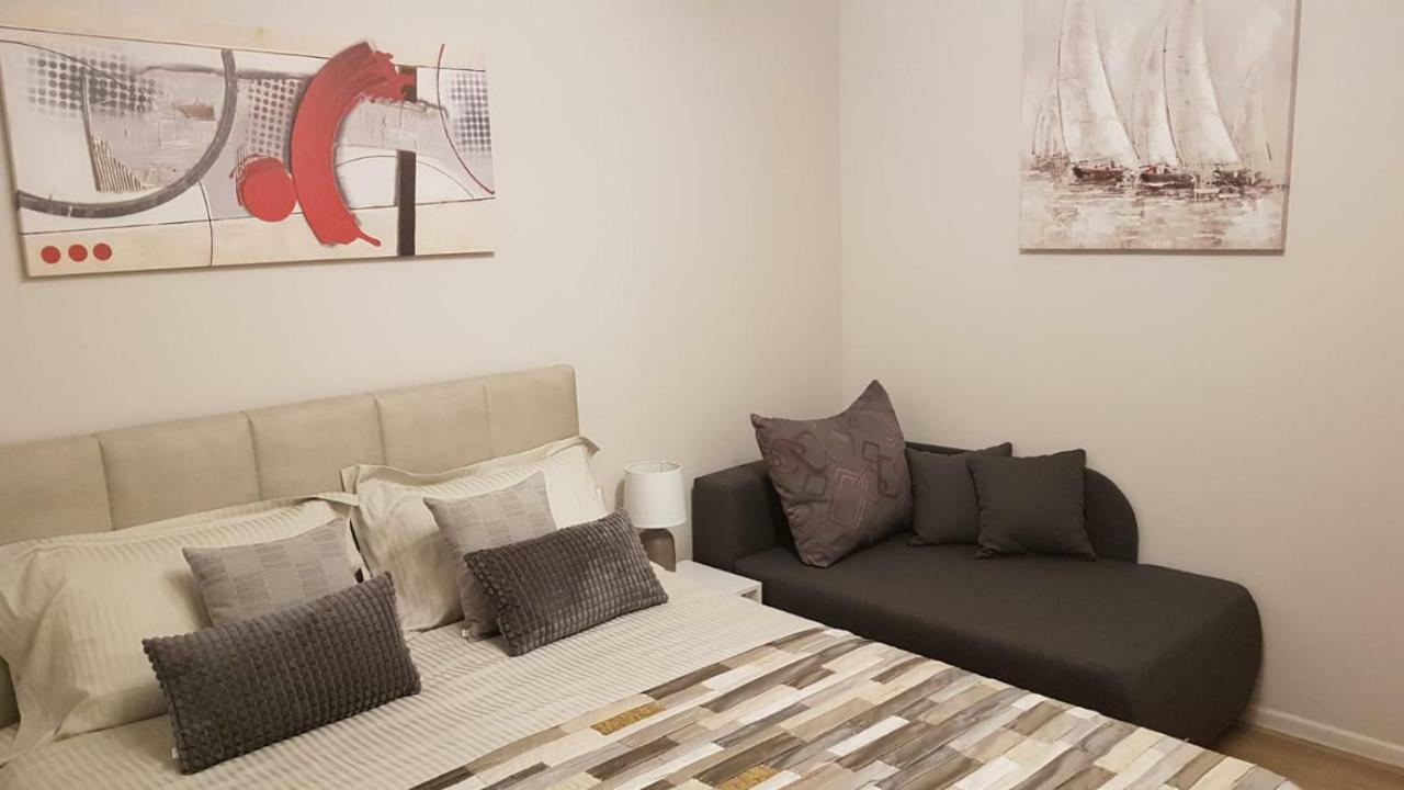 Apartments Alea 로비니 외부 사진